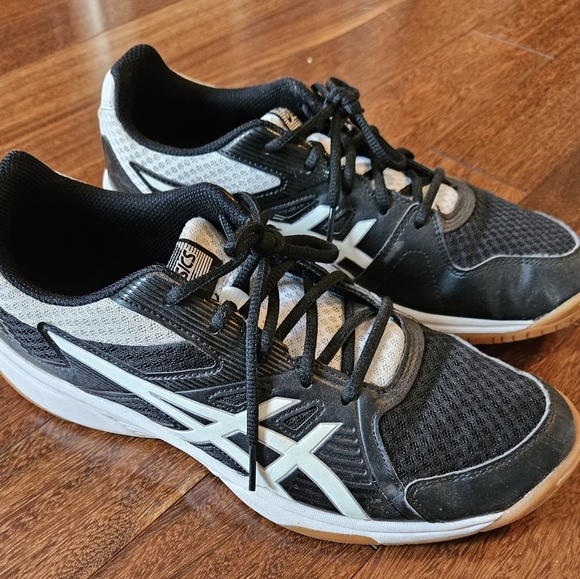 Asics women's volleyball shoes (10) - Picture 1 of 4